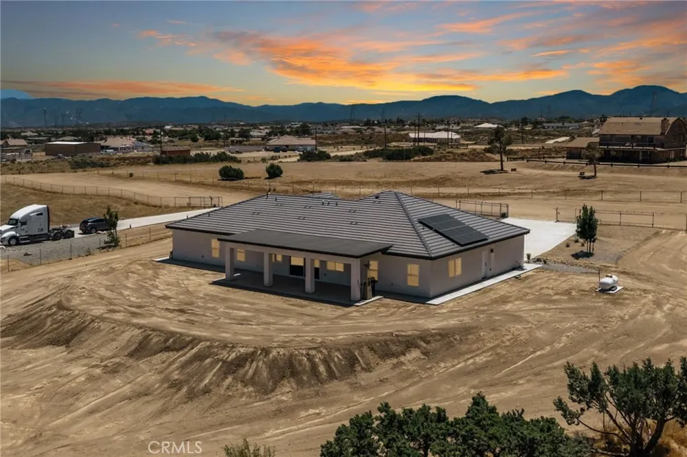 12026 Belmont Road Oak Hills, CA 92344