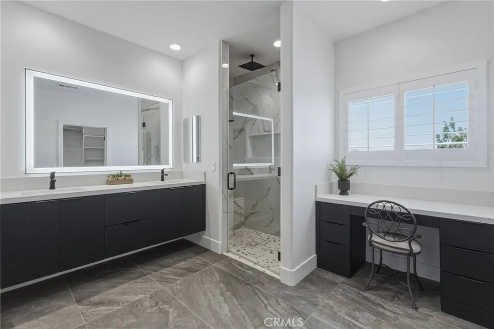 12026 Belmont Road Oak Hills, CA 92344