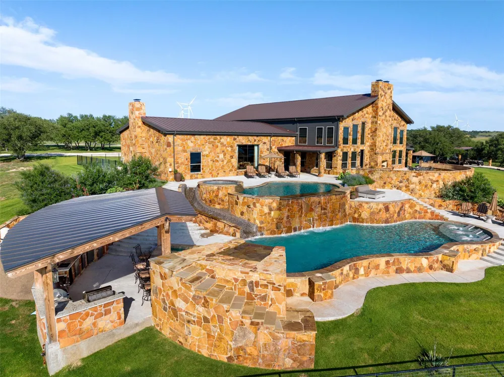890 FM 573 Mullin, TX 76864