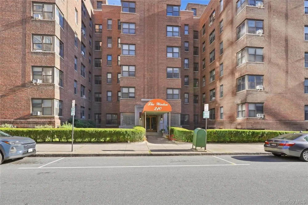 210 Martine Avenue #5L White Plains, NY 10601