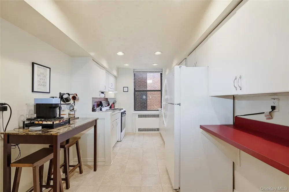 210 Martine Avenue #5L White Plains, NY 10601