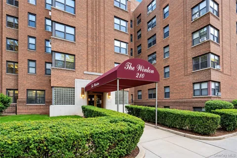 210 Martine Avenue #5L