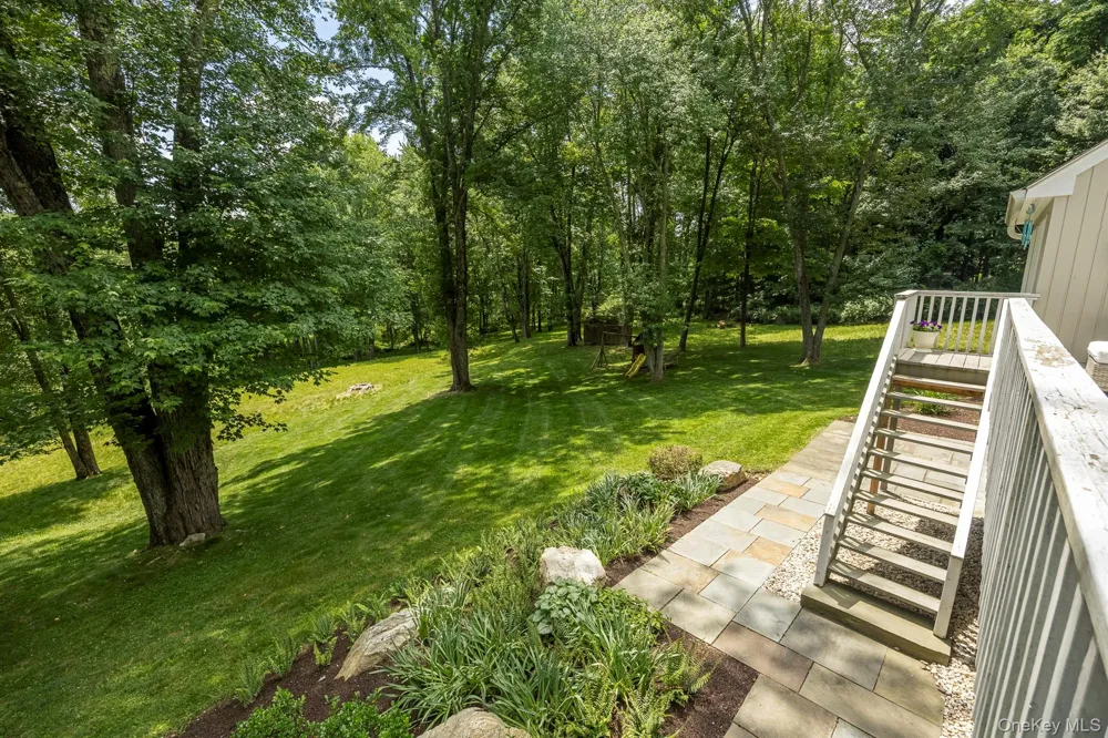 12 Hilltop Road Waccabuc, NY 10597