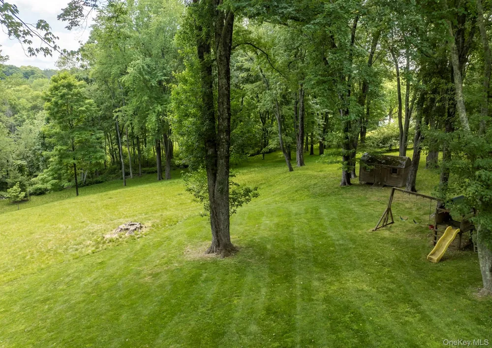 12 Hilltop Road Waccabuc, NY 10597