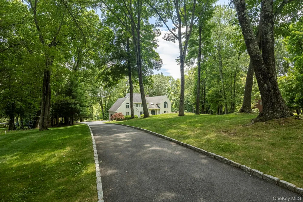 12 Hilltop Road Waccabuc, NY 10597