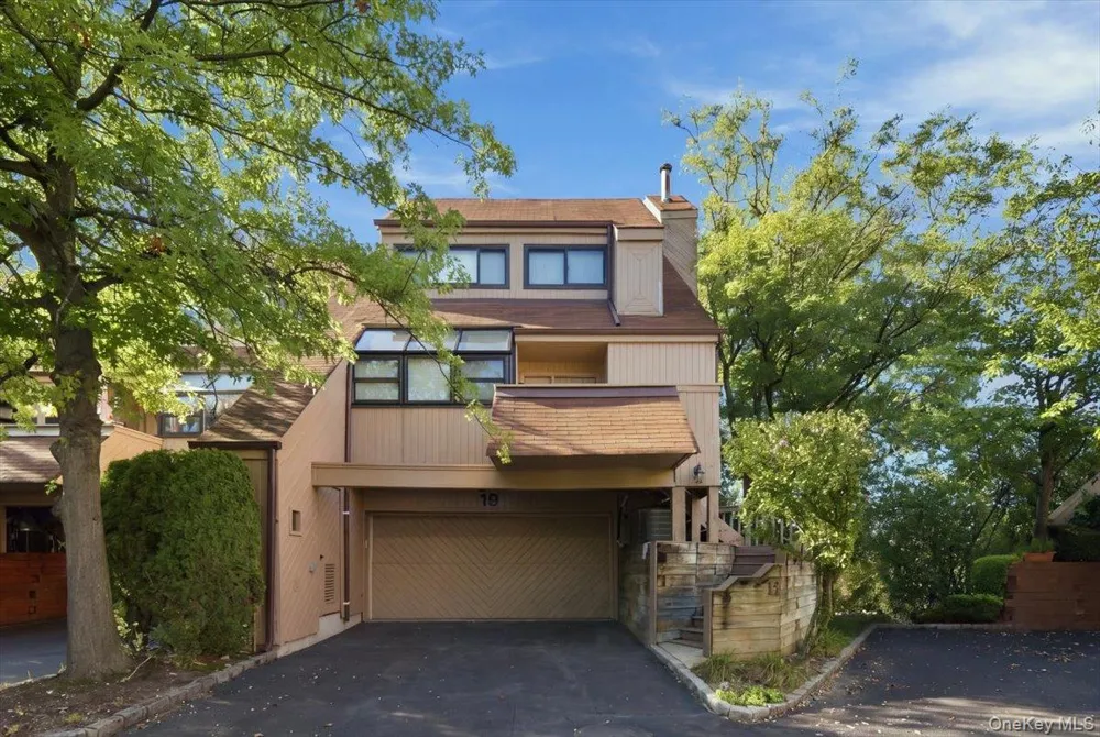 19 John Bean Court Port Washington, NY 11050