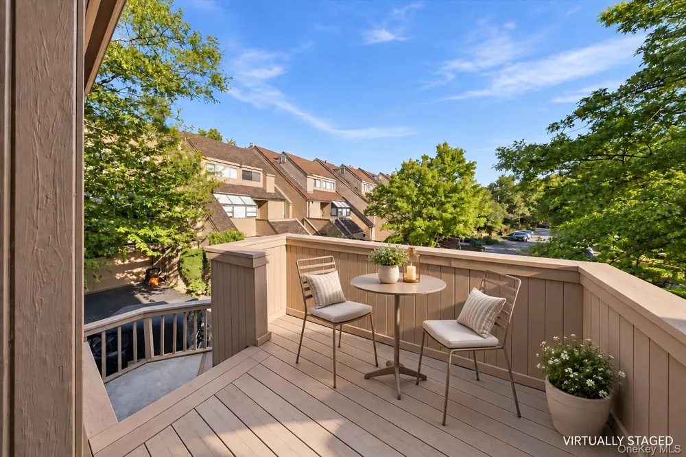 19 John Bean Court Port Washington, NY 11050