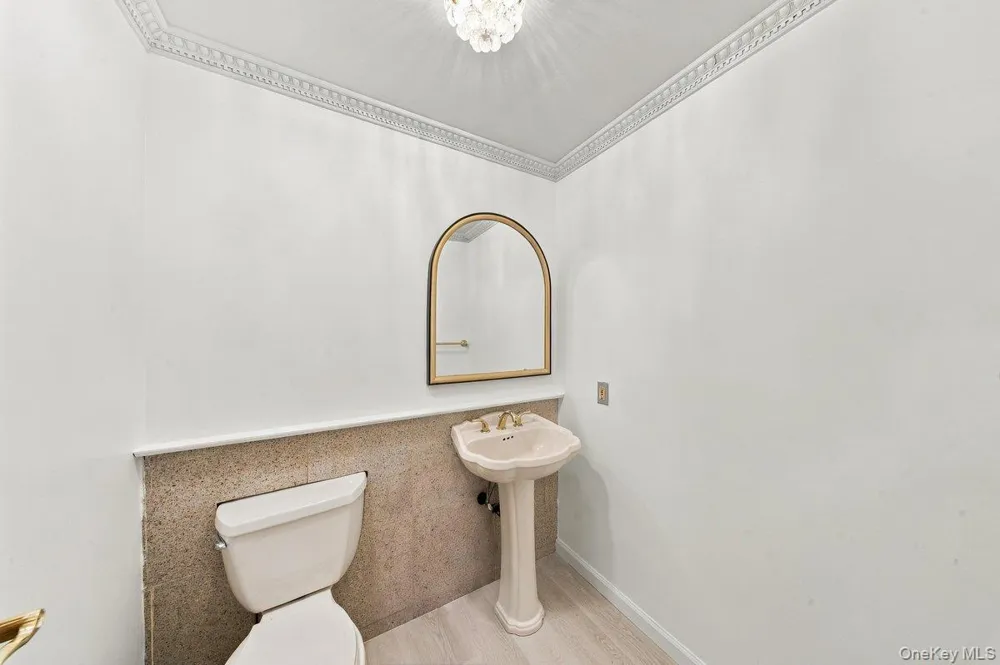 19 John Bean Court Port Washington, NY 11050