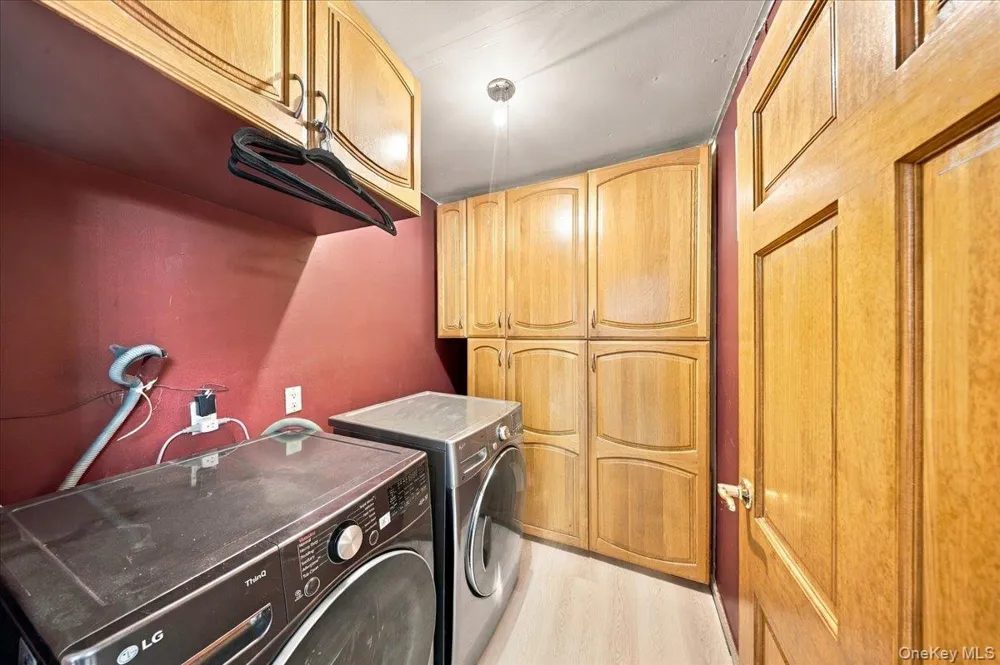 19 John Bean Court Port Washington, NY 11050