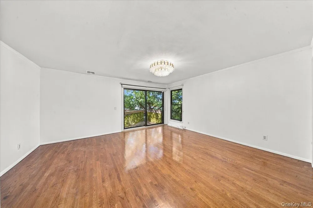 19 John Bean Court Port Washington, NY 11050