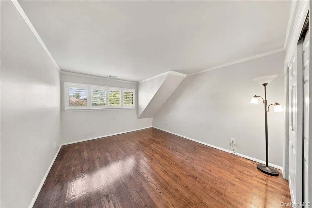 19 John Bean Court Port Washington, NY 11050