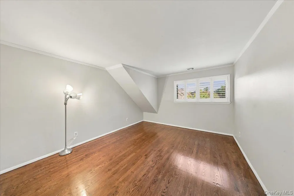 19 John Bean Court Port Washington, NY 11050