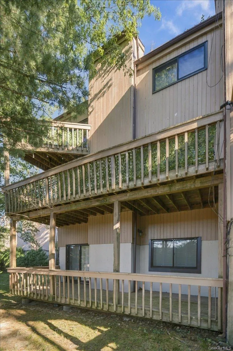 19 John Bean Court Port Washington, NY 11050