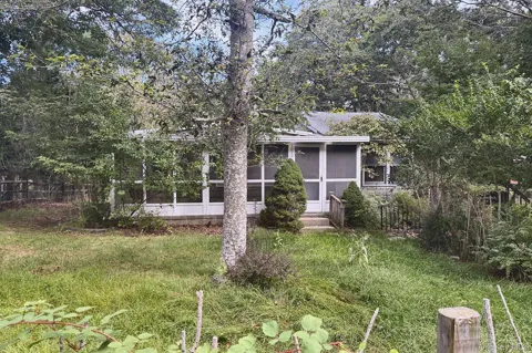 11 Robinhood Lane
