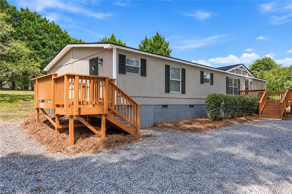 8155 Knight Lane Gainesville, GA 30506