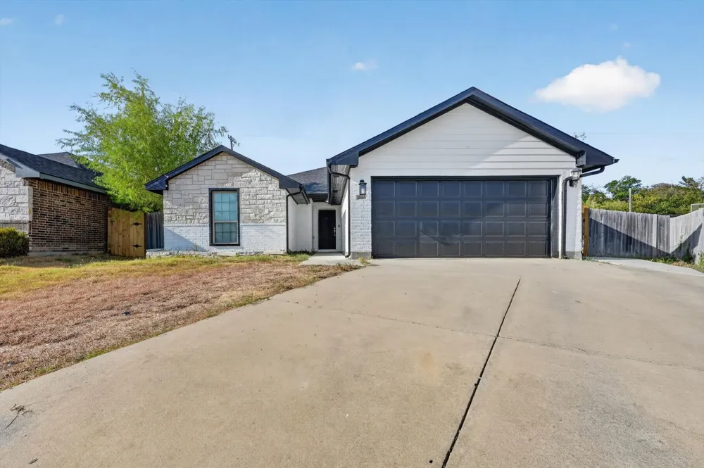 2365 Old Leonard Street Fort Worth, TX 76119