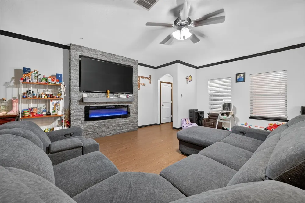 2365 Old Leonard Street Fort Worth, TX 76119