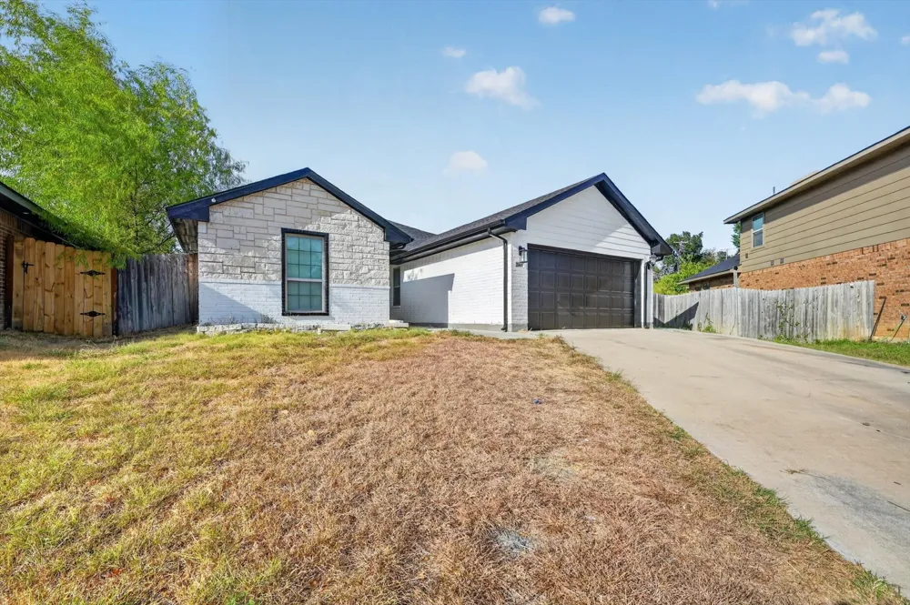 2365 Old Leonard Street Fort Worth, TX 76119