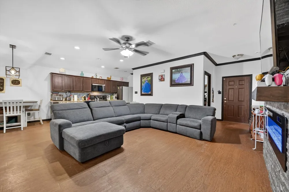 2365 Old Leonard Street Fort Worth, TX 76119
