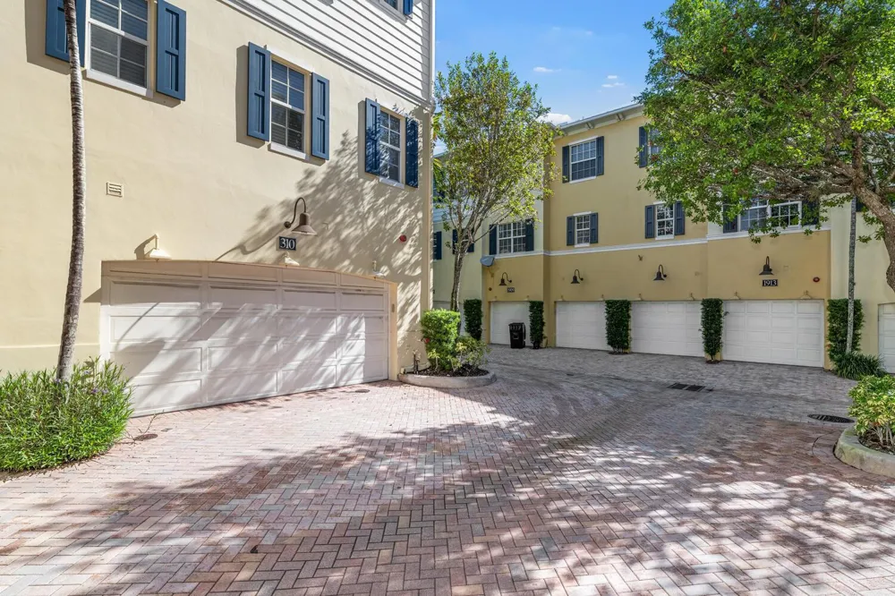 310 Tuxedo Lane West Palm Beach, FL 33401