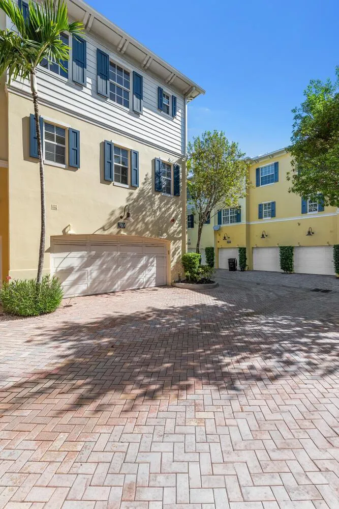 310 Tuxedo Lane West Palm Beach, FL 33401