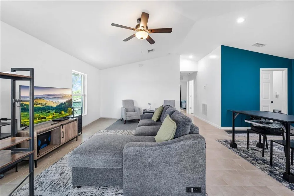 908 RIVERSIDE DRIVE SW Moore Haven, FL 33471