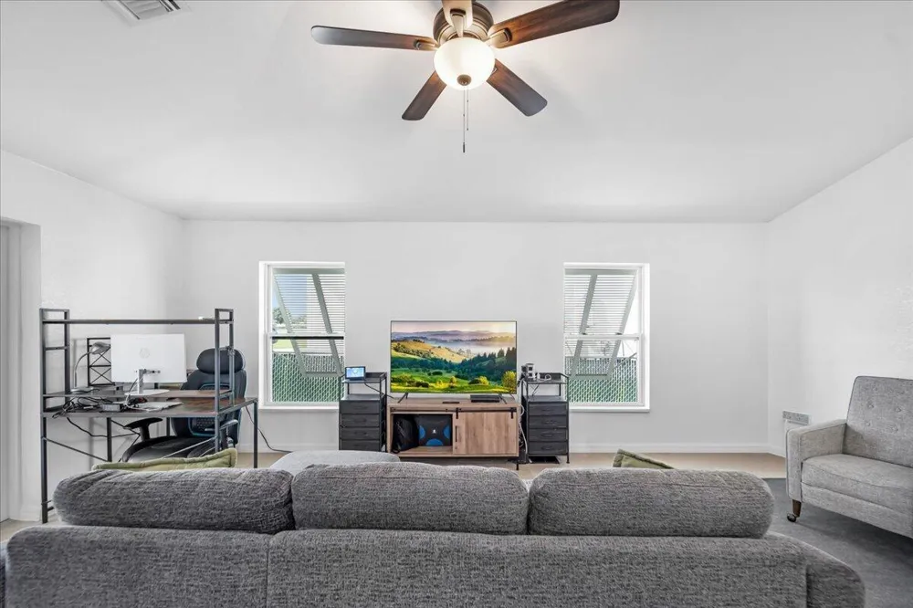 908 RIVERSIDE DRIVE SW Moore Haven, FL 33471