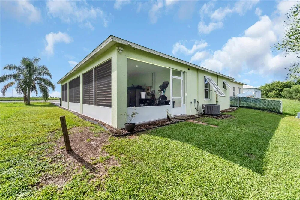 908 RIVERSIDE DRIVE SW Moore Haven, FL 33471