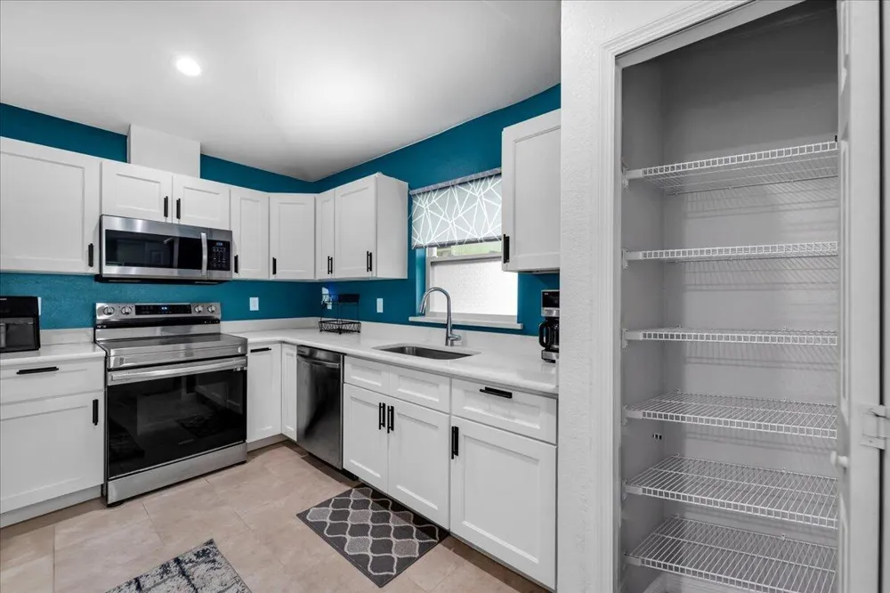 908 RIVERSIDE DRIVE SW Moore Haven, FL 33471