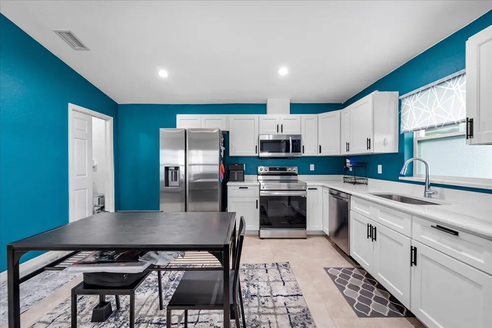 908 RIVERSIDE DRIVE SW Moore Haven, FL 33471