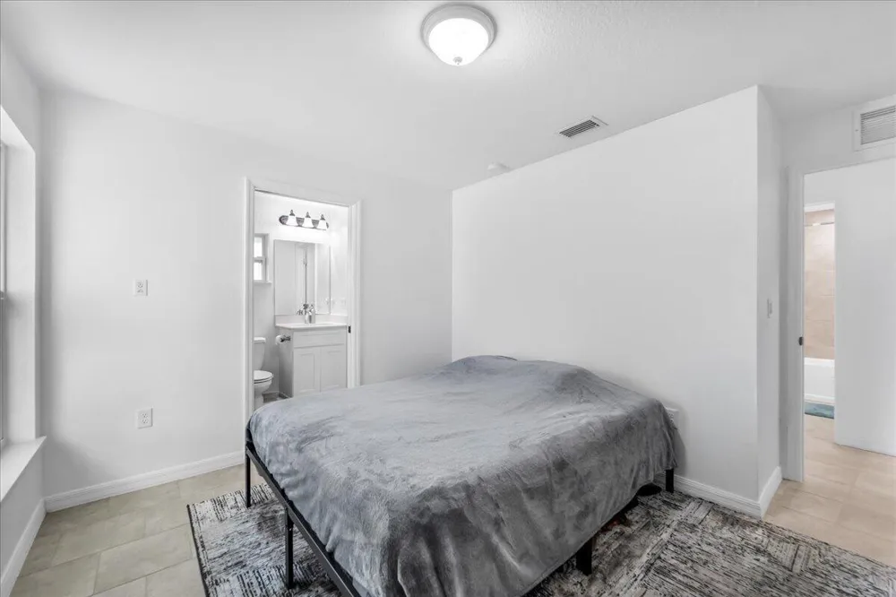 908 RIVERSIDE DRIVE SW Moore Haven, FL 33471