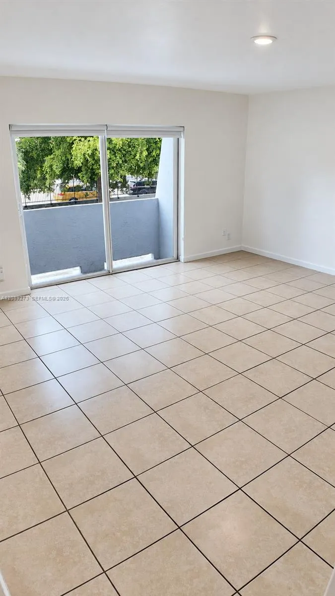 11110 SW 196th St #205 Cutler Bay, FL 33157