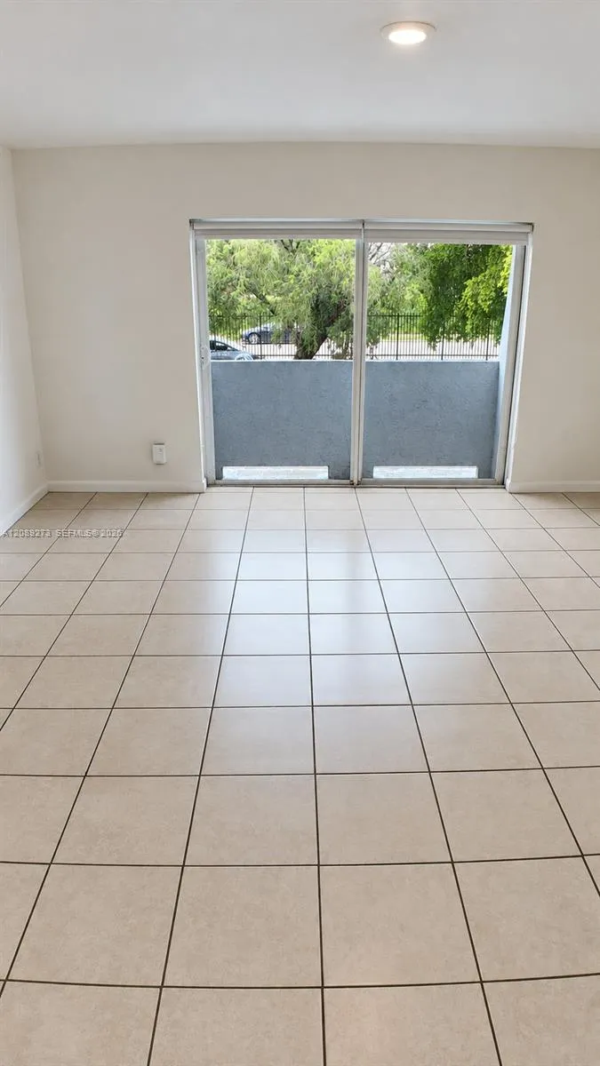 11110 SW 196th St #205 Cutler Bay, FL 33157