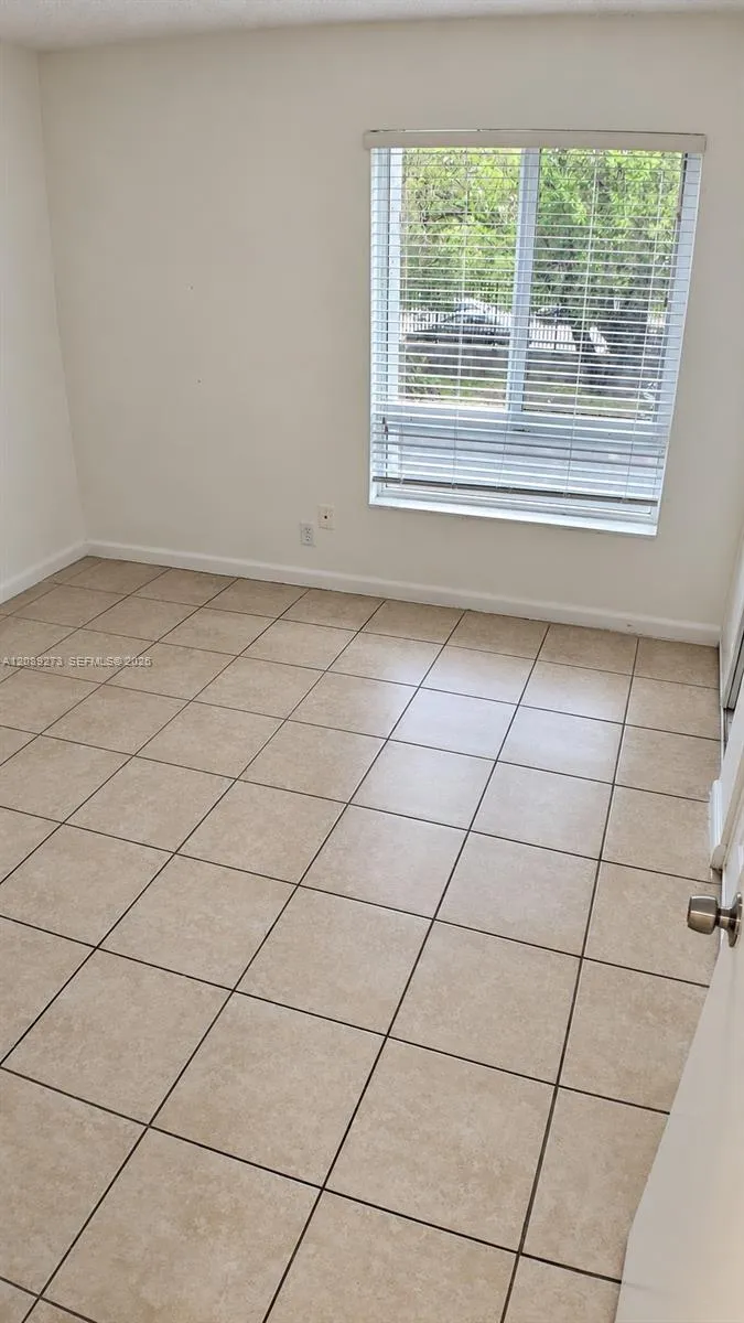 11110 SW 196th St #205 Cutler Bay, FL 33157
