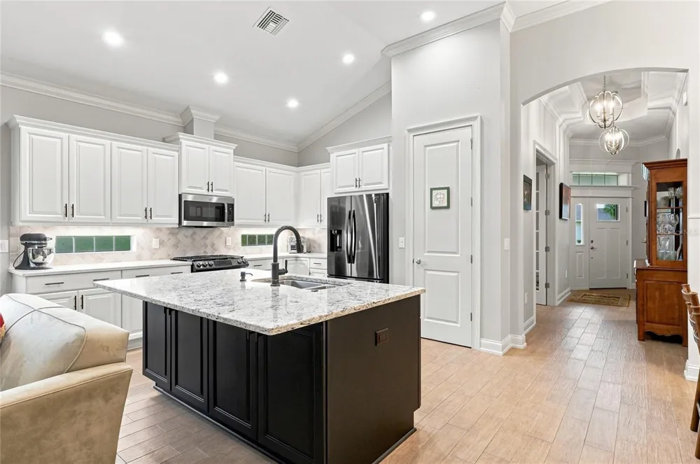7851 LAKE JAMES BOULEVARD Lakeland, FL 33810