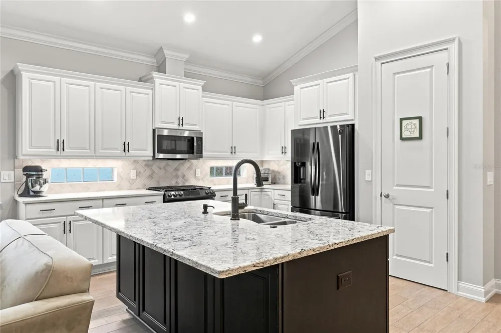 7851 LAKE JAMES BOULEVARD Lakeland, FL 33810