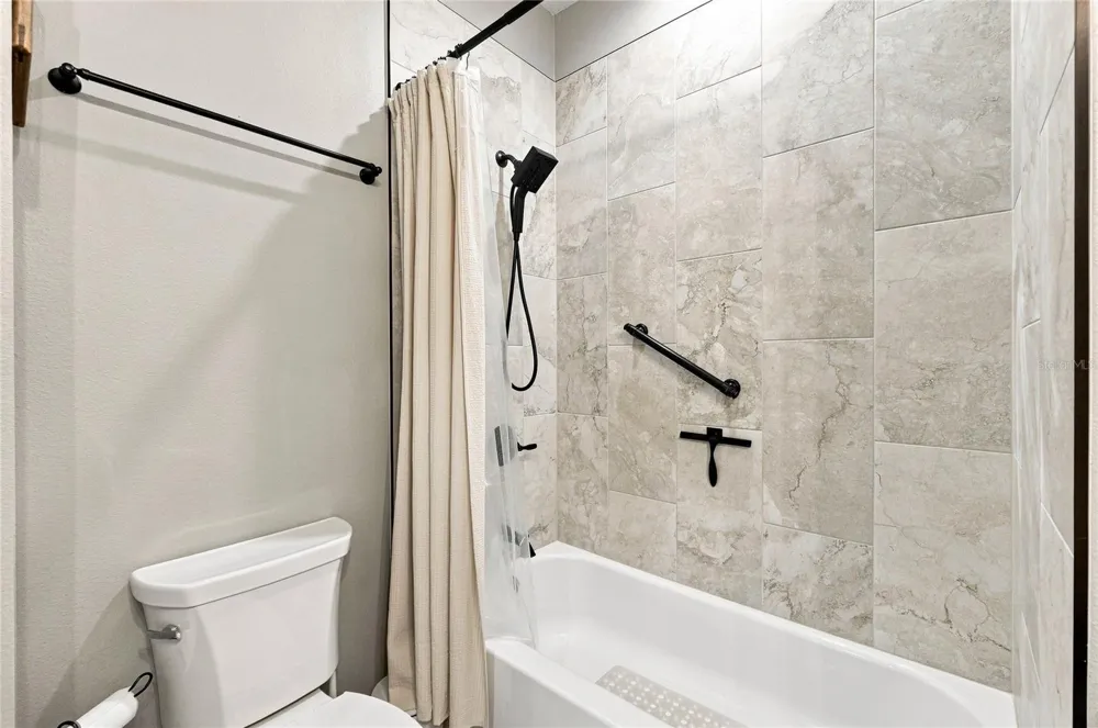 7851 LAKE JAMES BOULEVARD Lakeland, FL 33810
