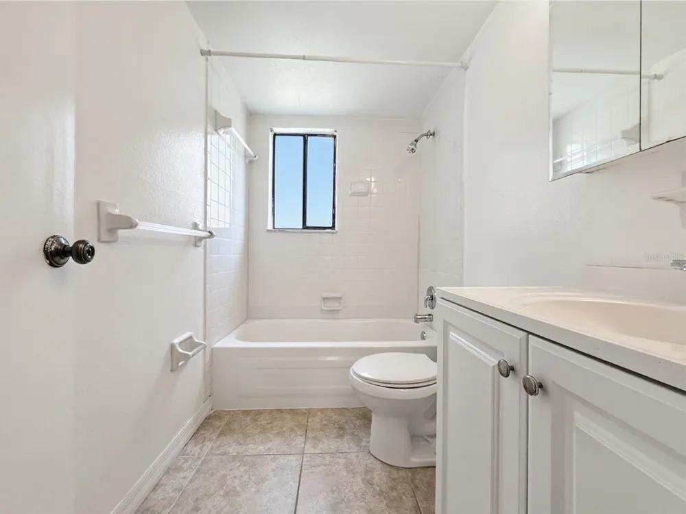 3284 S SEMORAN BOULEVARD #11 Orlando, FL 32822