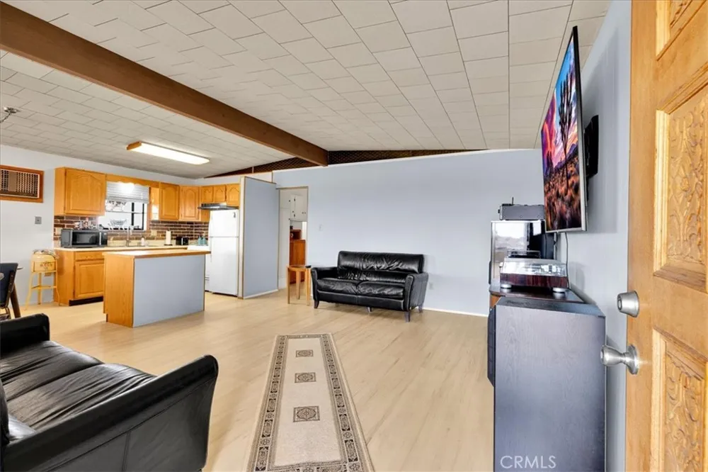 5566 Oleta Landers, CA 92285