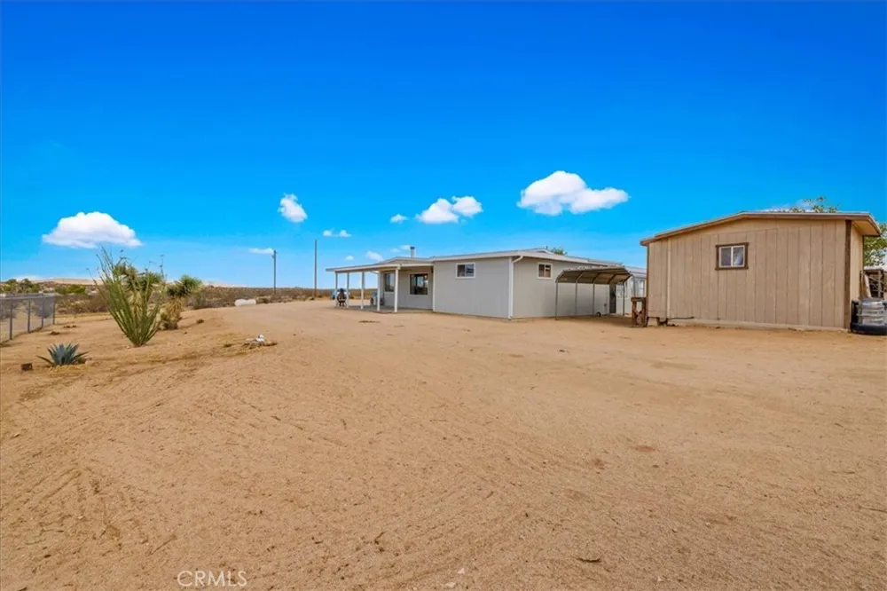 5566 Oleta Landers, CA 92285