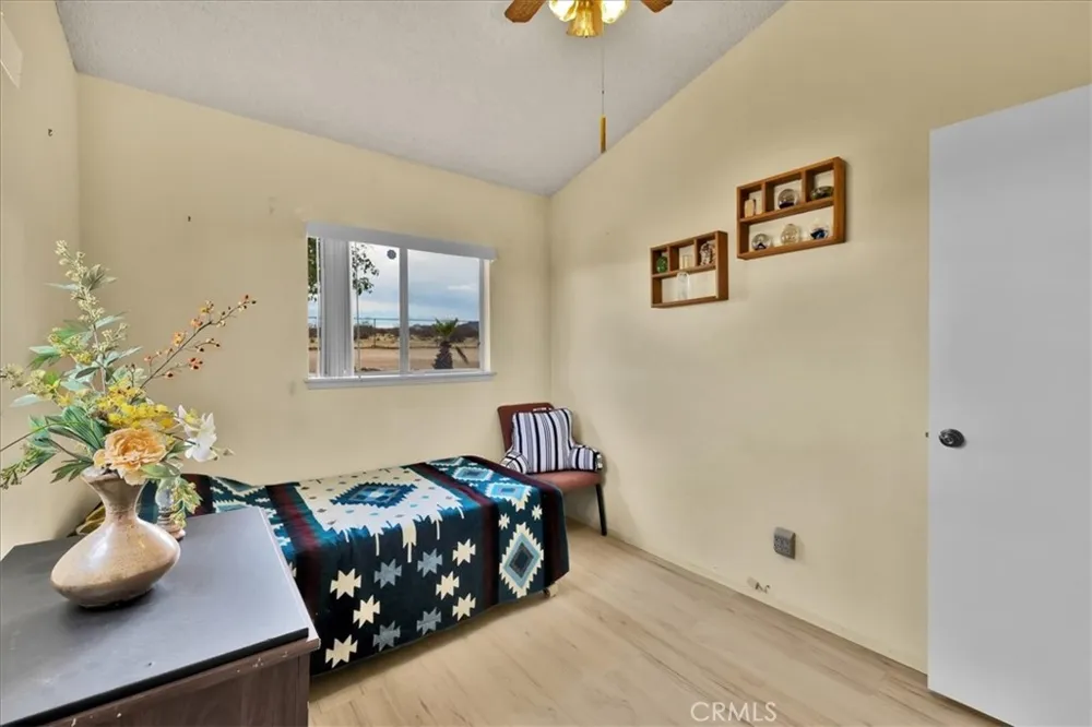 5566 Oleta Landers, CA 92285