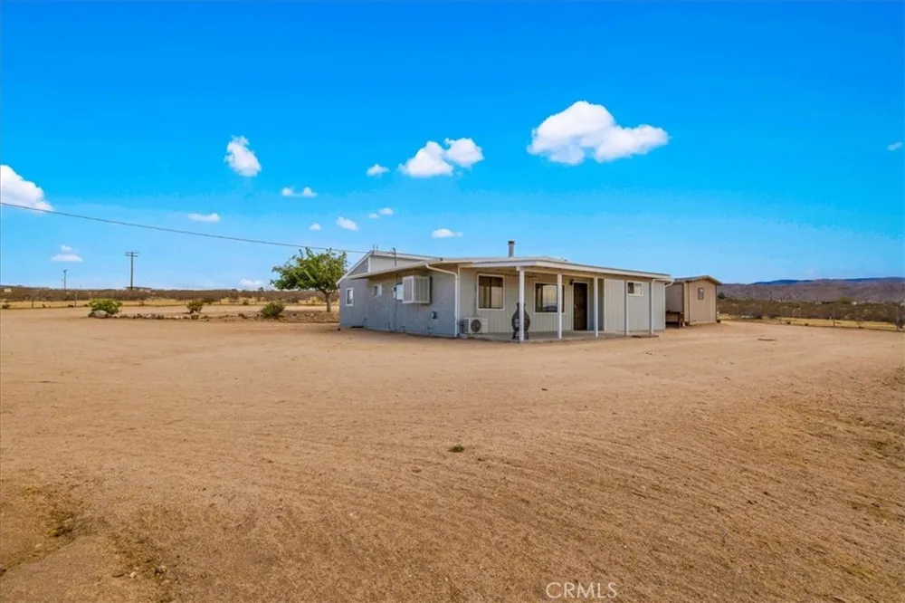 5566 Oleta Landers, CA 92285