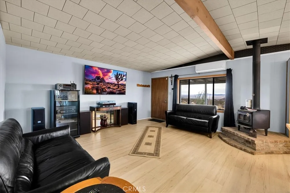 5566 Oleta Landers, CA 92285
