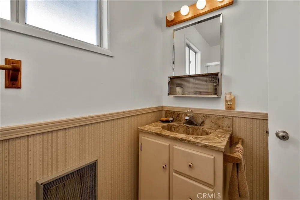 5566 Oleta Landers, CA 92285
