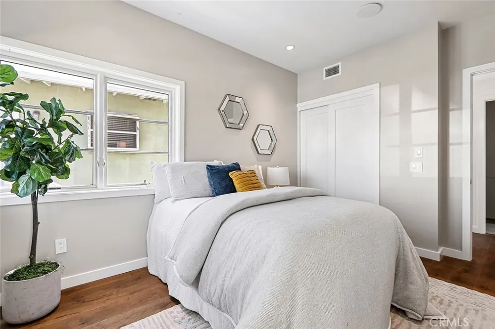 301 25th Hermosa Beach, CA 90254