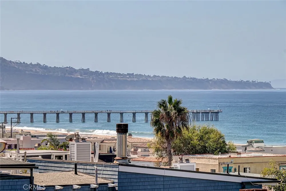 301 25th Hermosa Beach, CA 90254