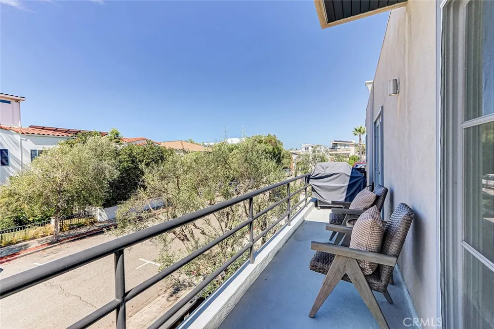 301 25th Hermosa Beach, CA 90254