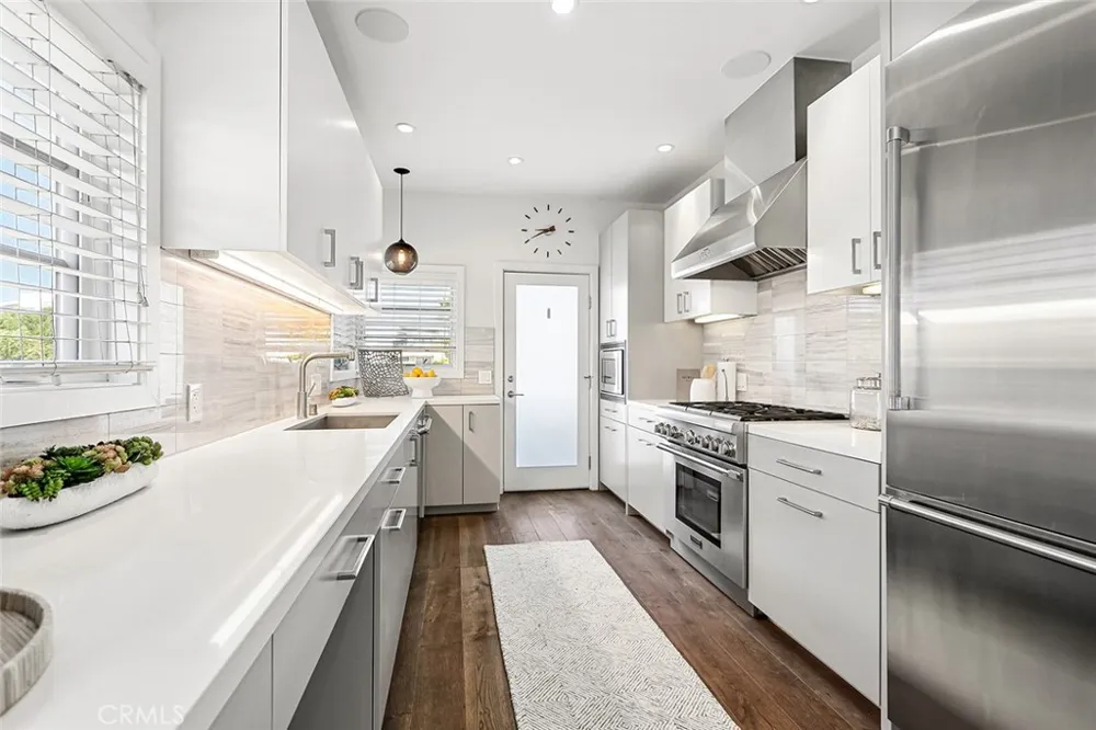 301 25th Hermosa Beach, CA 90254