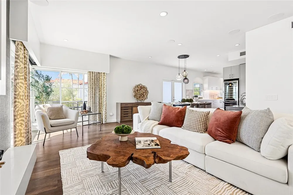 301 25th Hermosa Beach, CA 90254