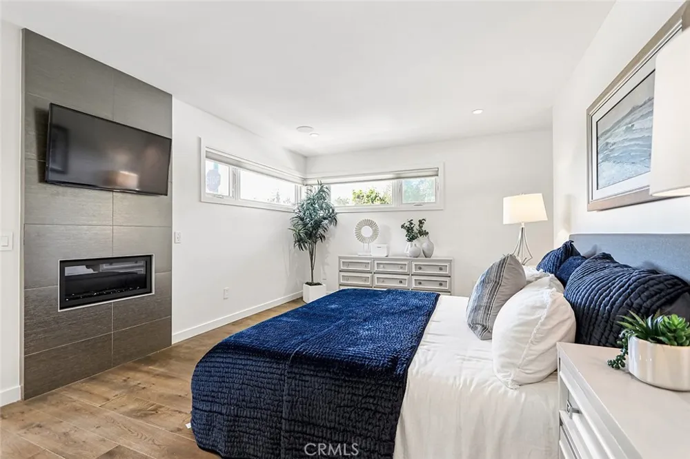 301 25th Hermosa Beach, CA 90254